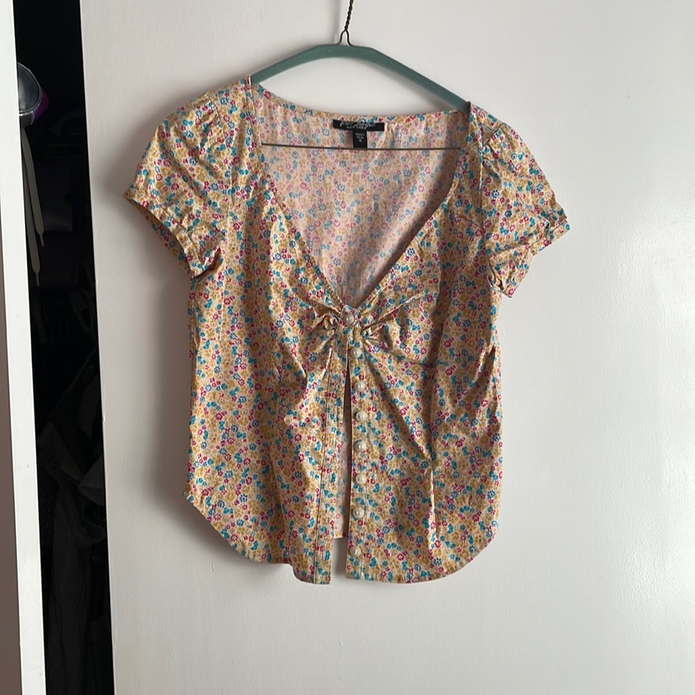 Betsey Johnson New York flower top